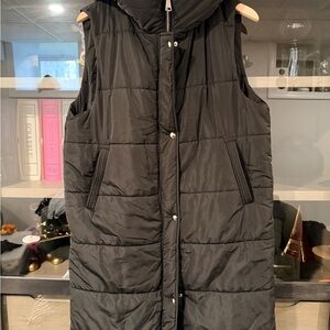 Avilego Black Puffer Vest (Hooded)